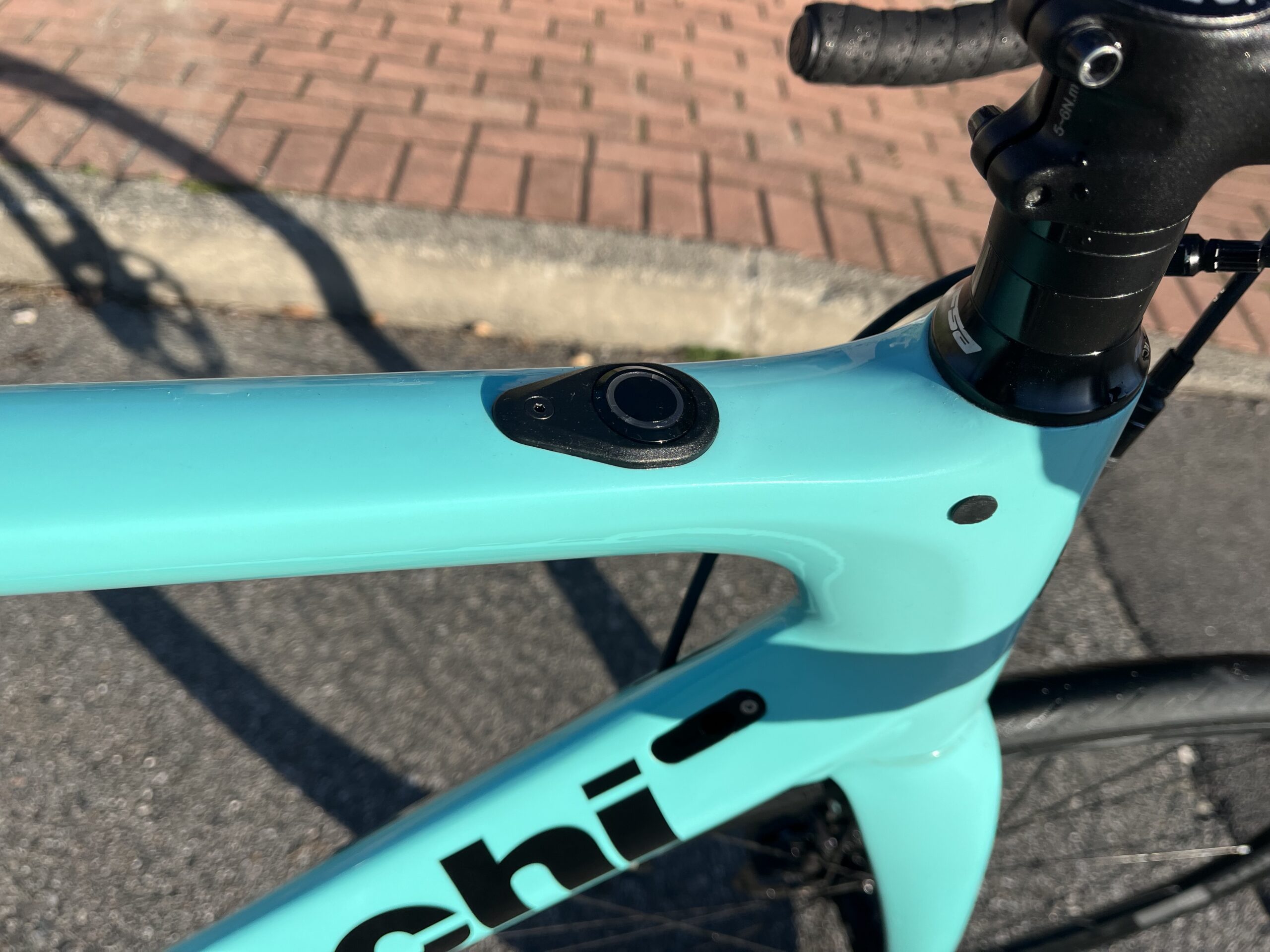 Bianchi Aria e-road bottone accensione spegnimento